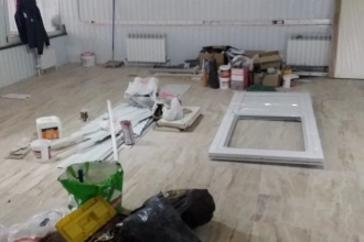 Работа в магазине и коттедже