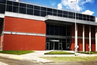 Остекление, устройство навесного вентилируемого фасада торгового центра