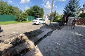 Заливка отмостки и ленточного фундамента с установкой забора
