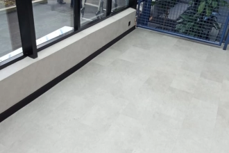 Укладка напольного покрытия