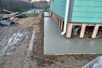 Каркасные дома и пристройки. Дома из бруса и доски. Террасы, веранды, крыльцо, навесы. Бани, хозблоки, бытовки. Основание и конструкция: Свайно-винтовой и ленточный фундамент. Сборка каркаса, перекрытий, стропильных систем. Утепление стен, пола и потолка.